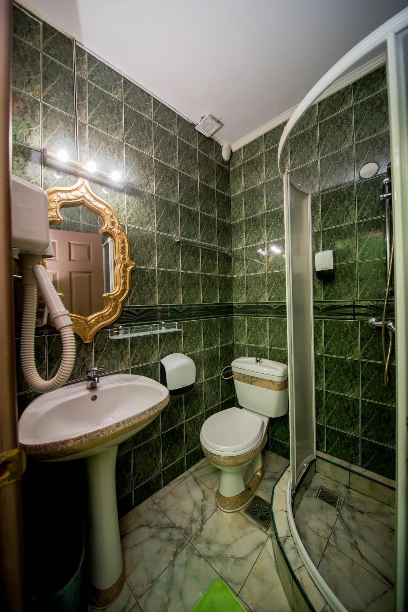 Hotel Darosy Арад Екстериор снимка