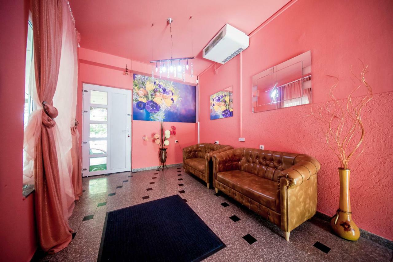 Hotel Darosy Арад Екстериор снимка