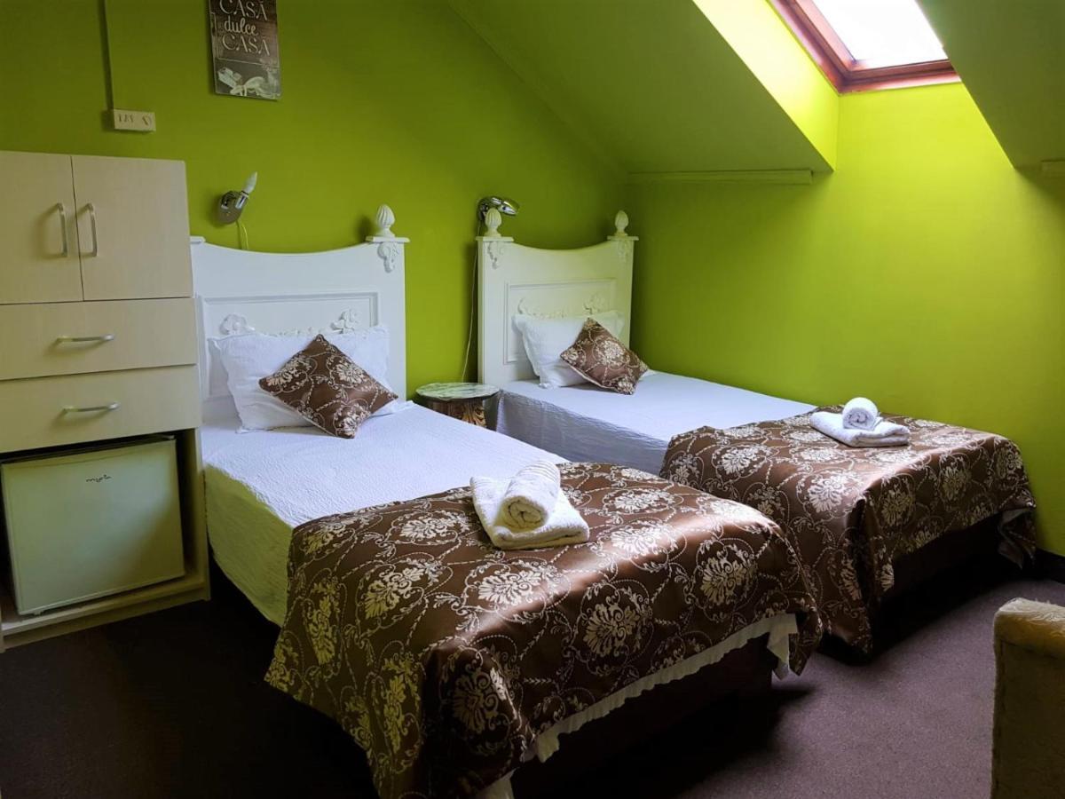 Hotel Darosy Арад Екстериор снимка