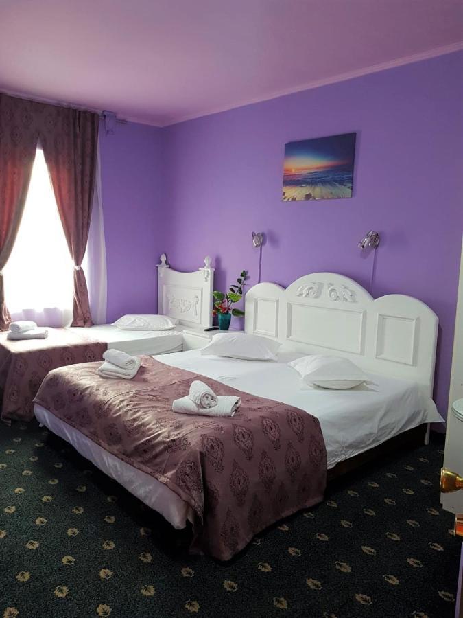 Hotel Darosy Арад Екстериор снимка