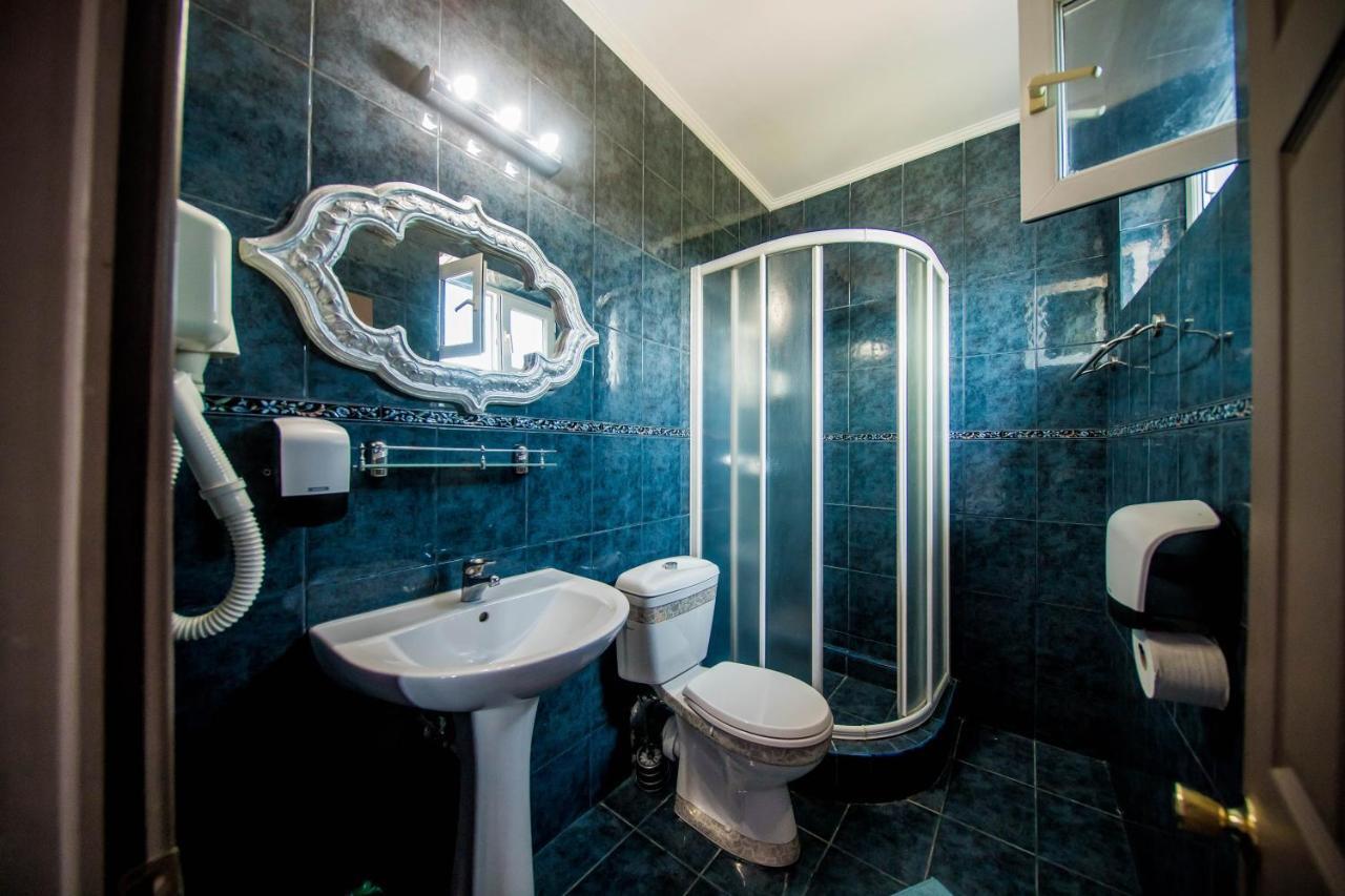 Hotel Darosy Арад Екстериор снимка